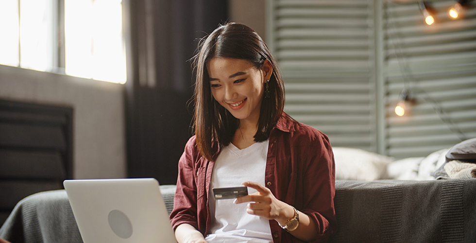 woman-online-shopping-laptop