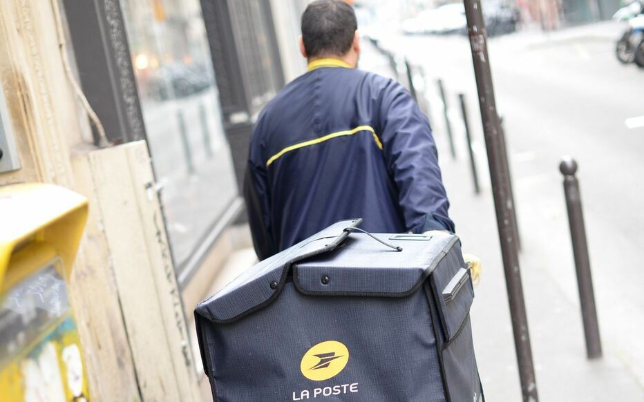 la-poste-delivery